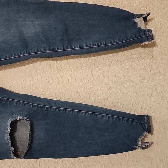 Torrid Jegging Super Soft Feel The Fit 14T Distressed Skinny Jeans - Picture 4 of 13
